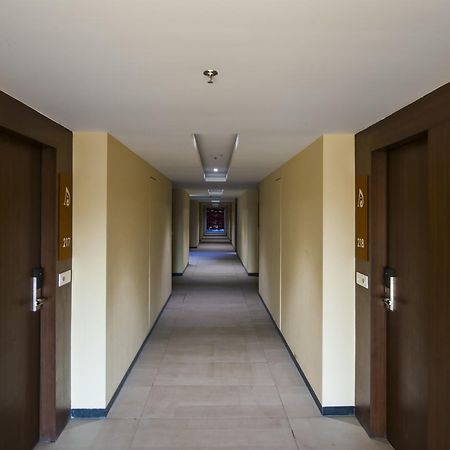 Hotel Atharva Ujjain Extérieur photo