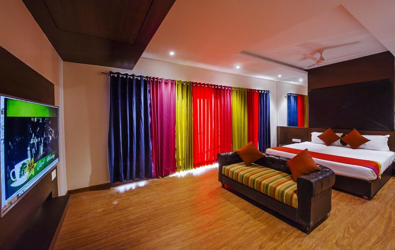 Hotel Atharva Ujjain Extérieur photo