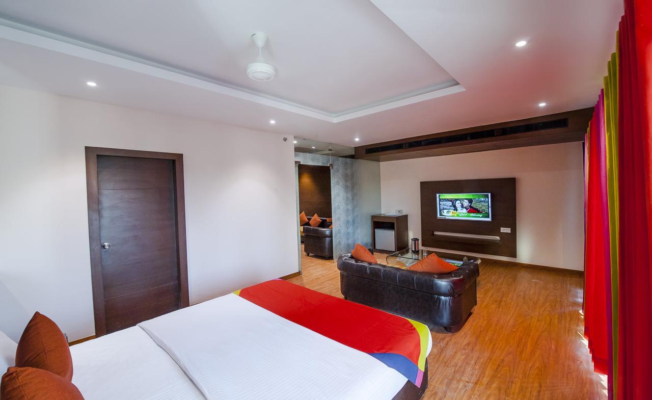 Hotel Atharva Ujjain Extérieur photo