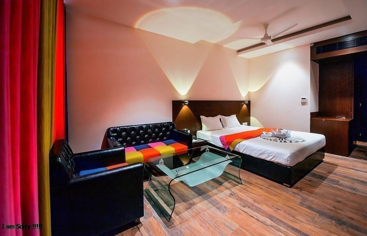 Hotel Atharva Ujjain Extérieur photo
