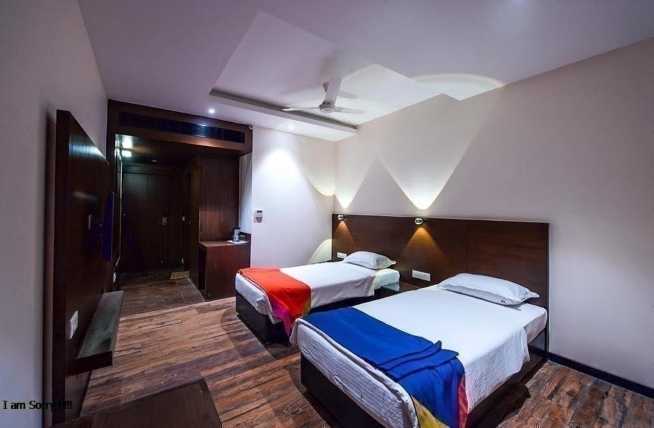 Hotel Atharva Ujjain Extérieur photo