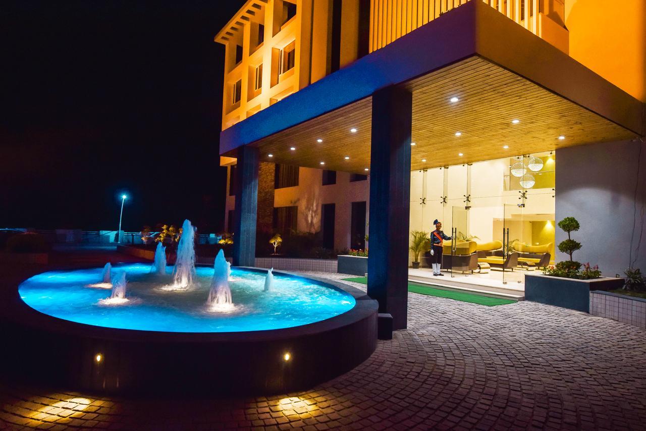 Hotel Atharva Ujjain Extérieur photo