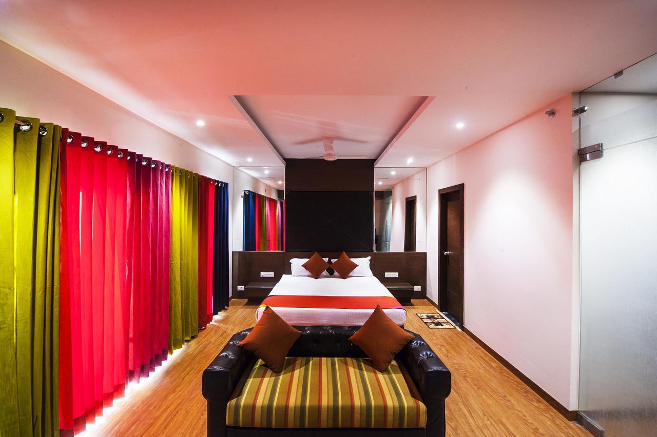 Hotel Atharva Ujjain Extérieur photo
